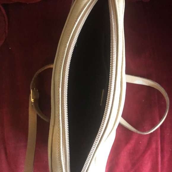 Purse - Picture 2 of 4